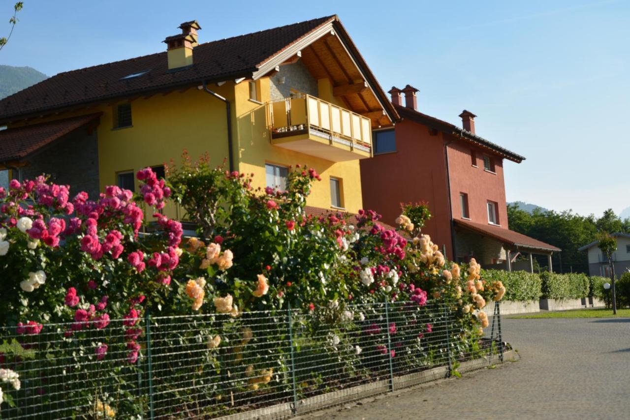 Residence Girasole Casa Gialla Colico Exterior foto