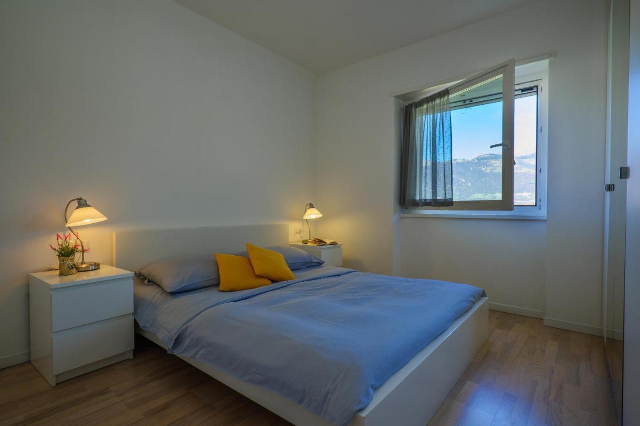 Residence Girasole Casa Gialla Colico Exterior foto